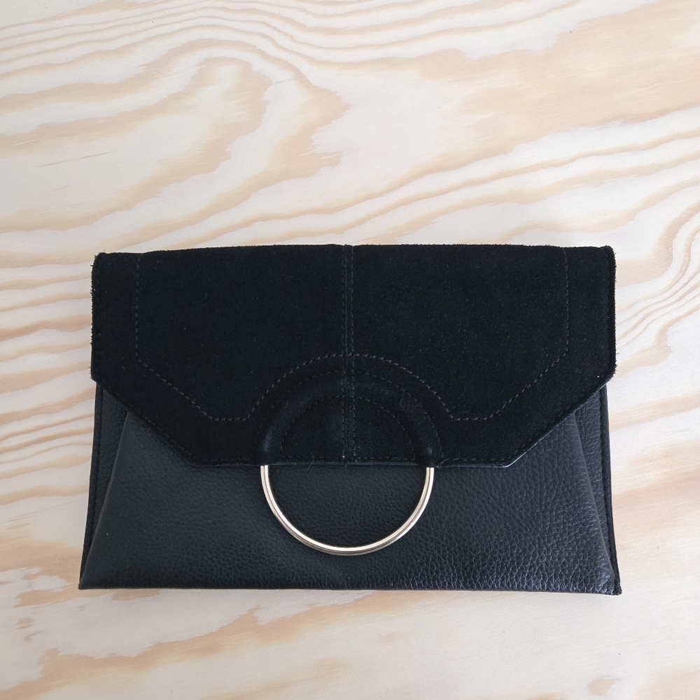 Moda Luxe Black Pebbled Faux Leather Suede Flap O-Ring Crossbody Clutch Bag Gold